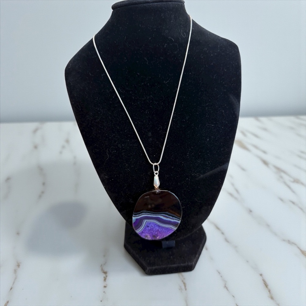 Purple Agate Pendant Necklace on 18” Silver Plated Chain  NWT